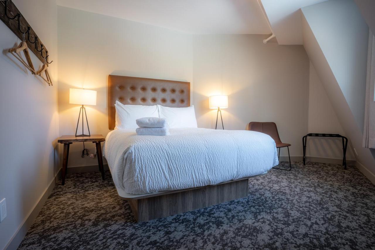 Basecamp Suites Μπανφ Εξωτερικό φωτογραφία